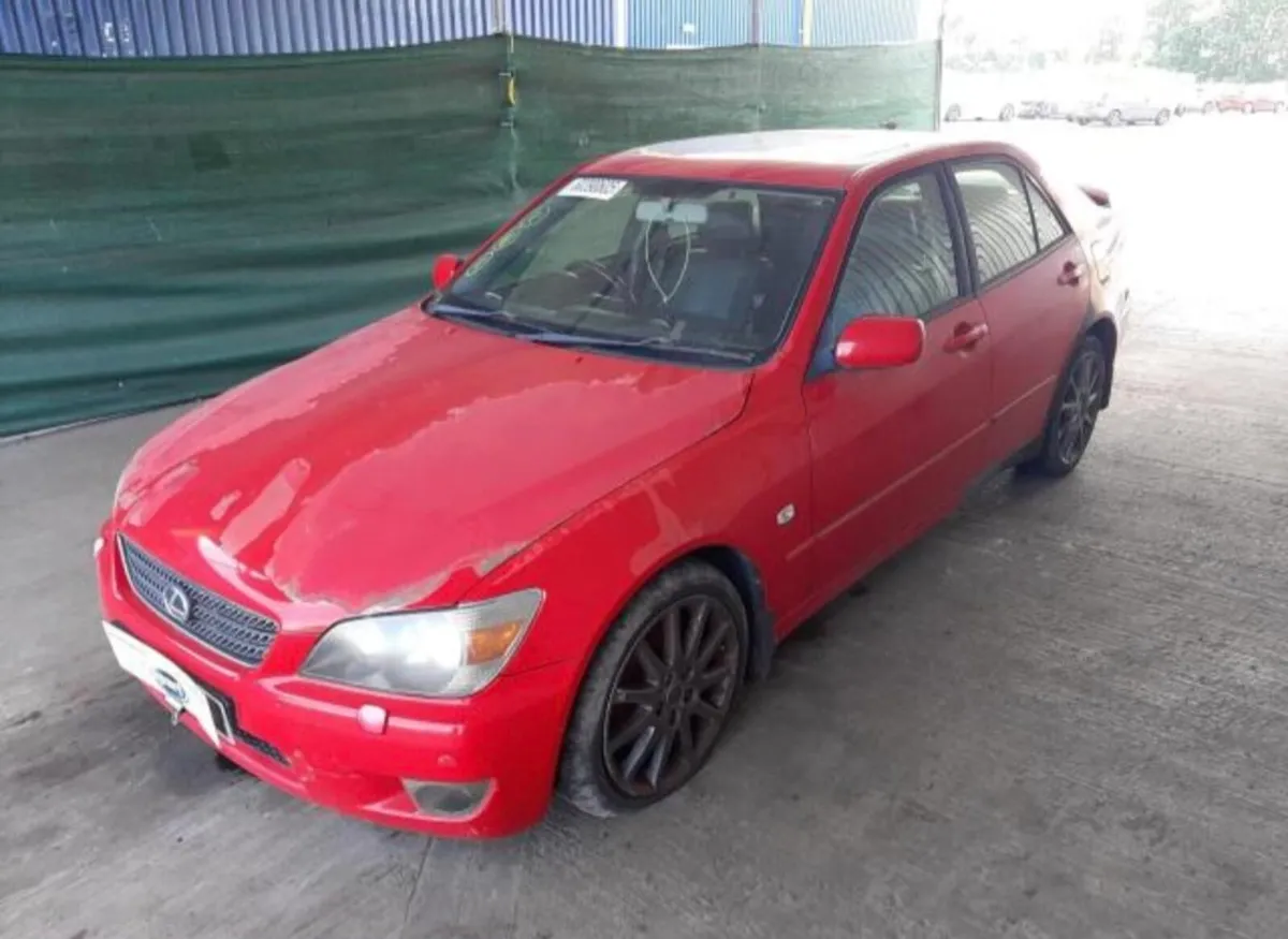 Lexus is200 BREAKING PARTS SPARES ONLY - Image 3