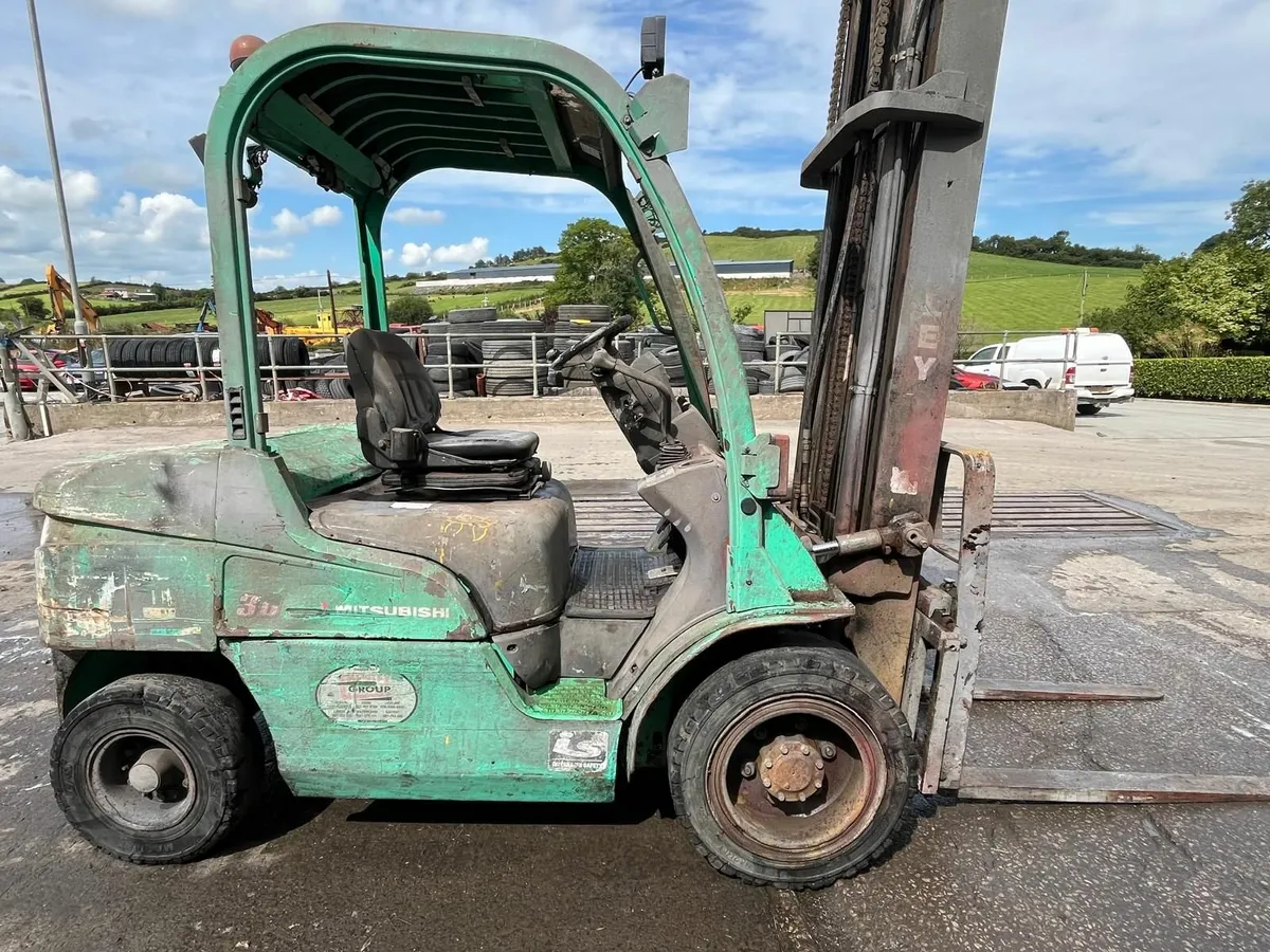 Forklift - Image 2