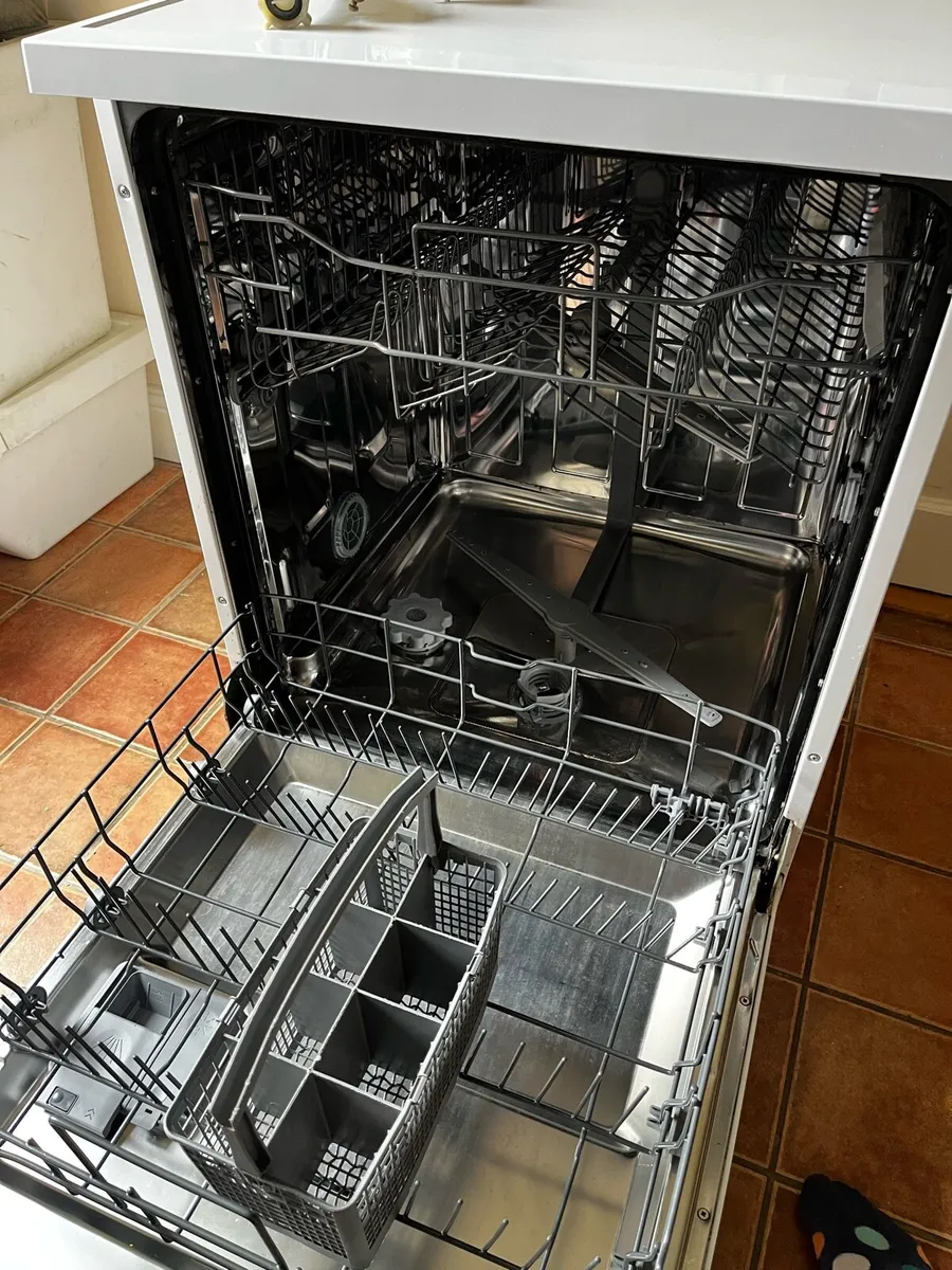 Dishwasher - Image 3