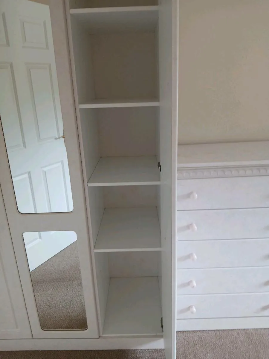 Bedroom furniture - Image 3