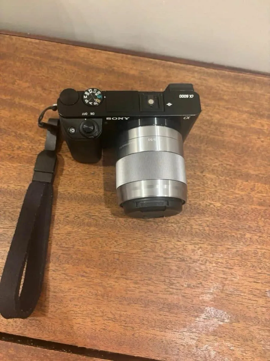 Sony Alpha ILCE-6000 24.3MP - Image 3