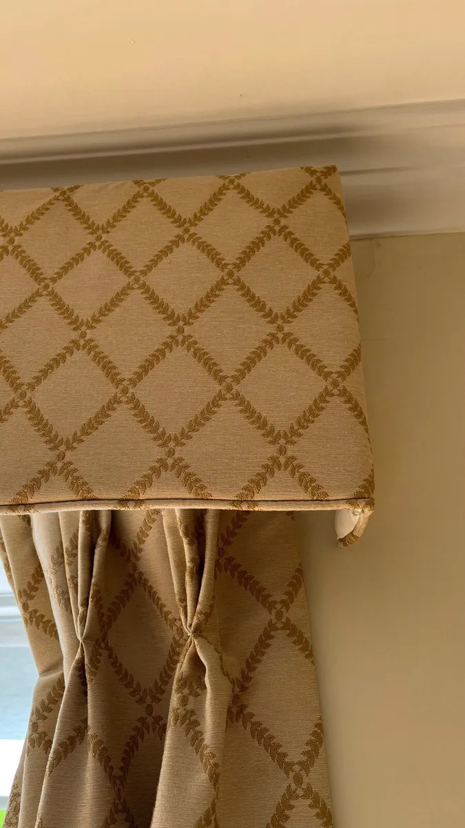 Curtains - Image 3