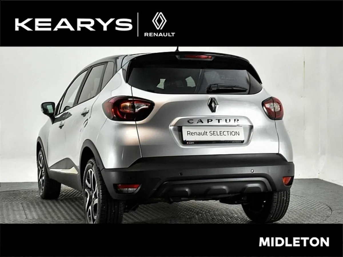 Renault Captur 0.9 TCe 90 Iconic. Very Low Kms - Image 2