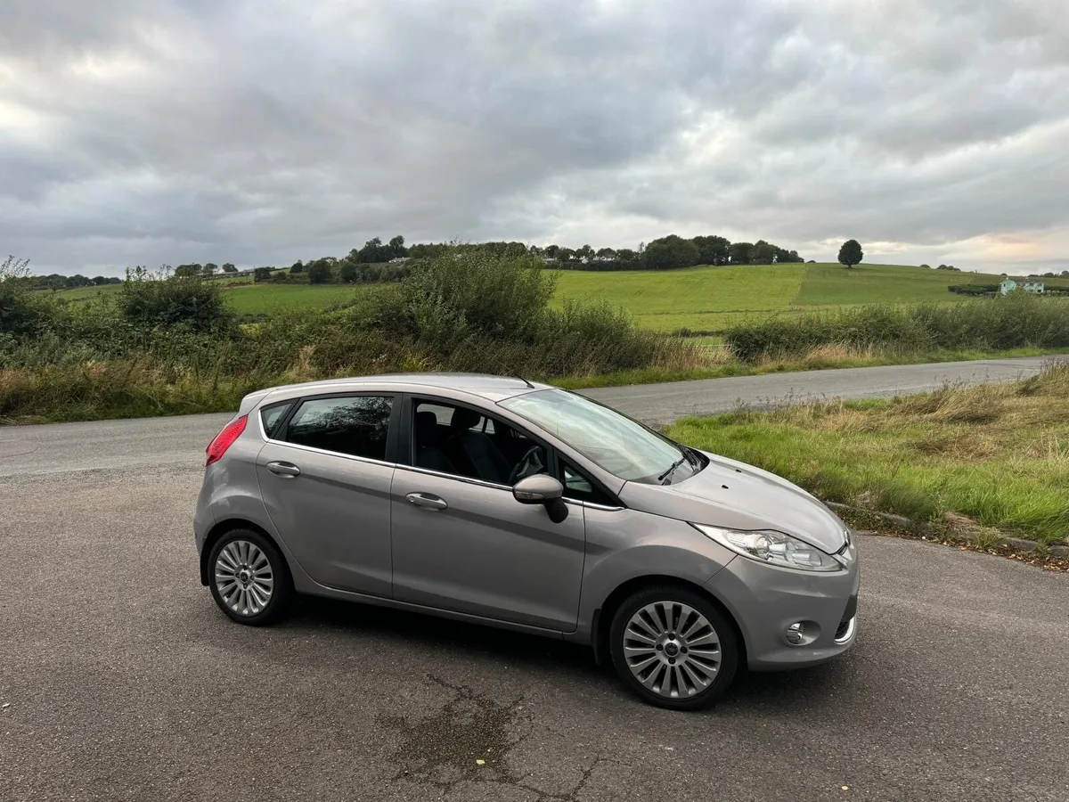 FORD FIESTA TITANIUM 1.25 60PS 5DR - Image 1