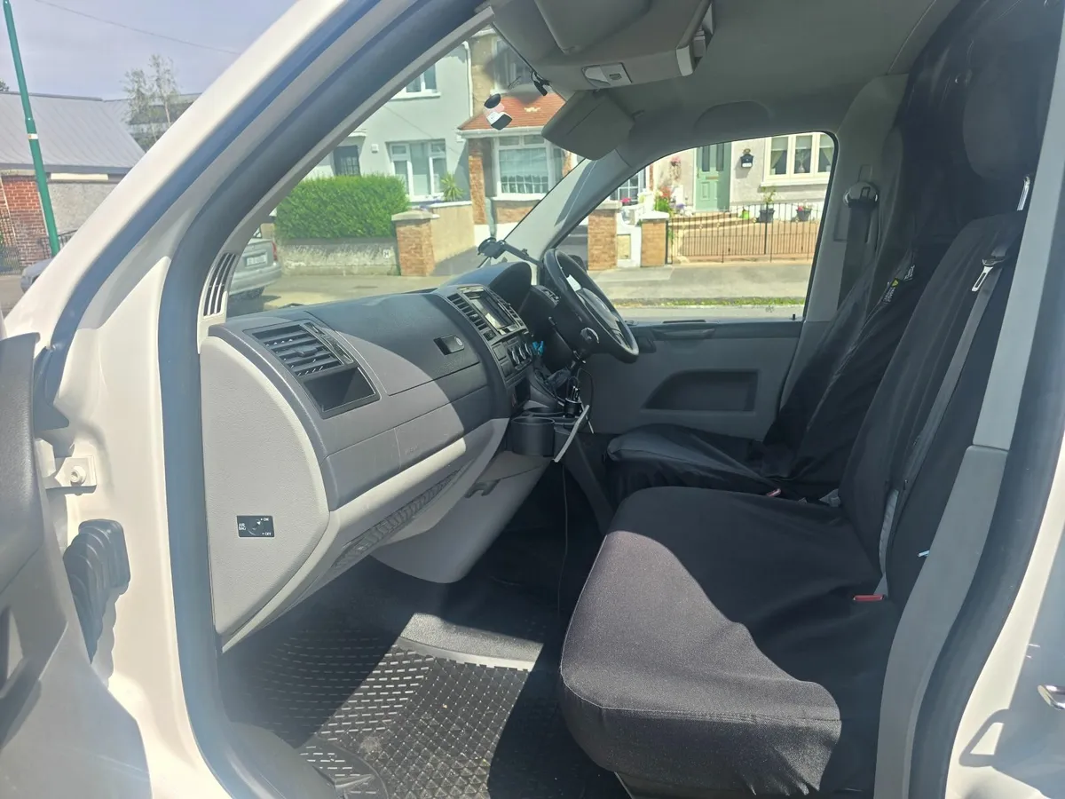 Volkswagen Transporter 2013 - Image 4