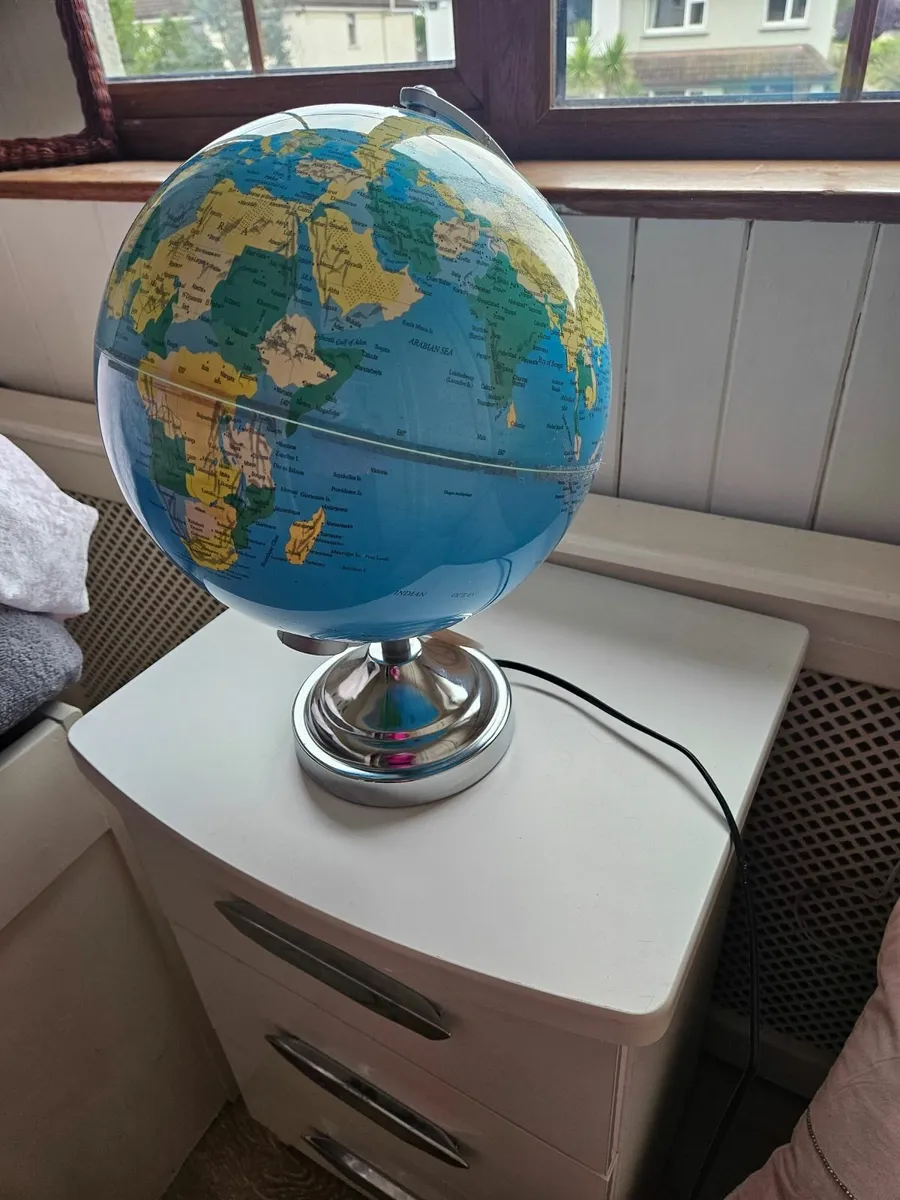 Globe light (atlas) - Image 1