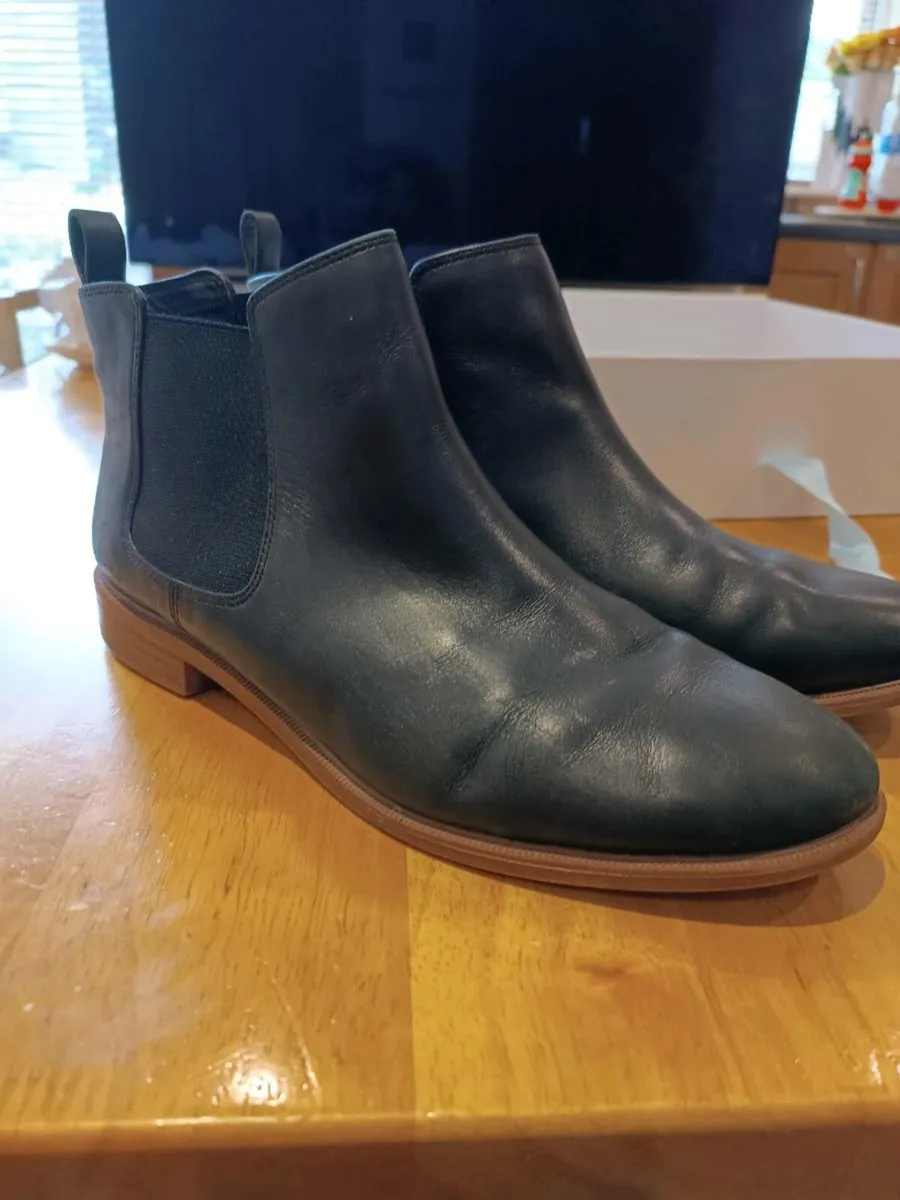 Clarks Chelsea boots - Image 3