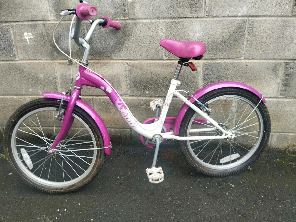 Girls 20inch bike - Image 2