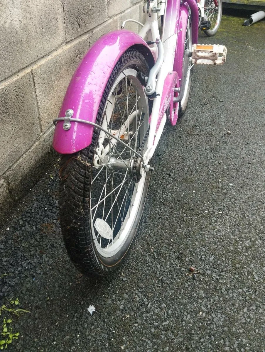 Girls 20inch bike - Image 4