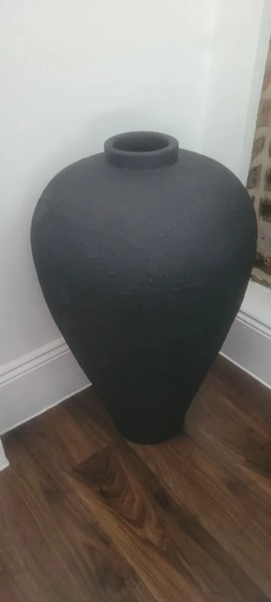 The black Luna Jar by Muubs - Image 1