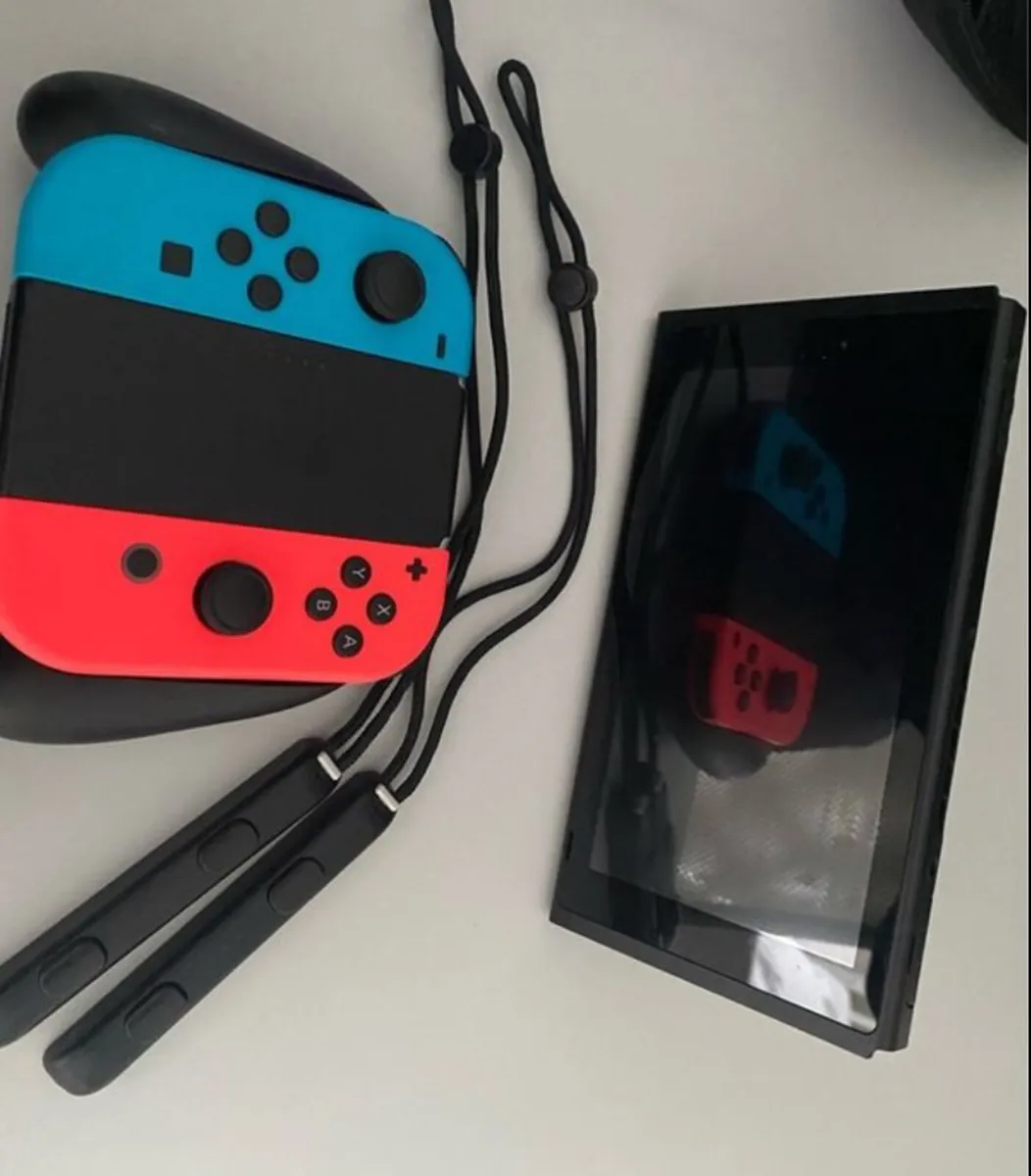 Nintendo switch - Image 1