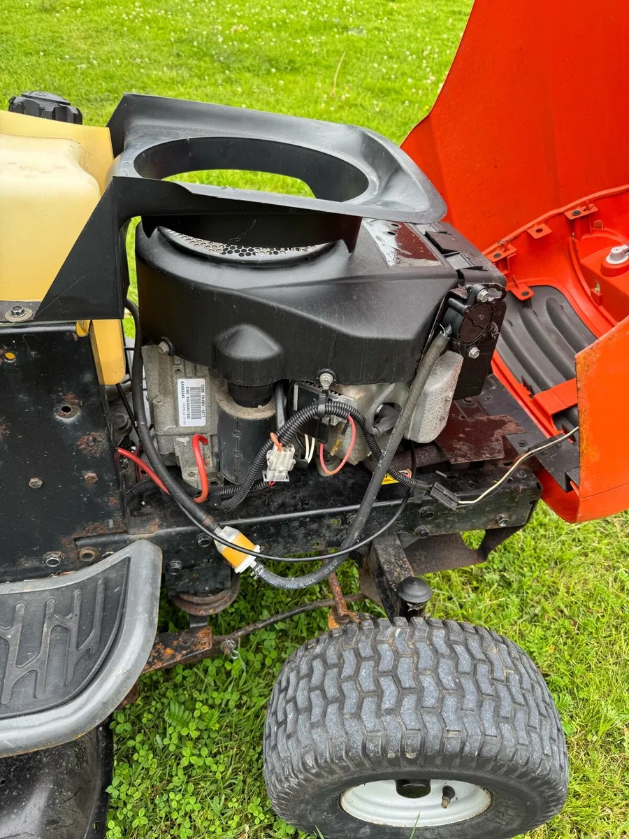 Husqvarna Ride on lawnmower - Image 4