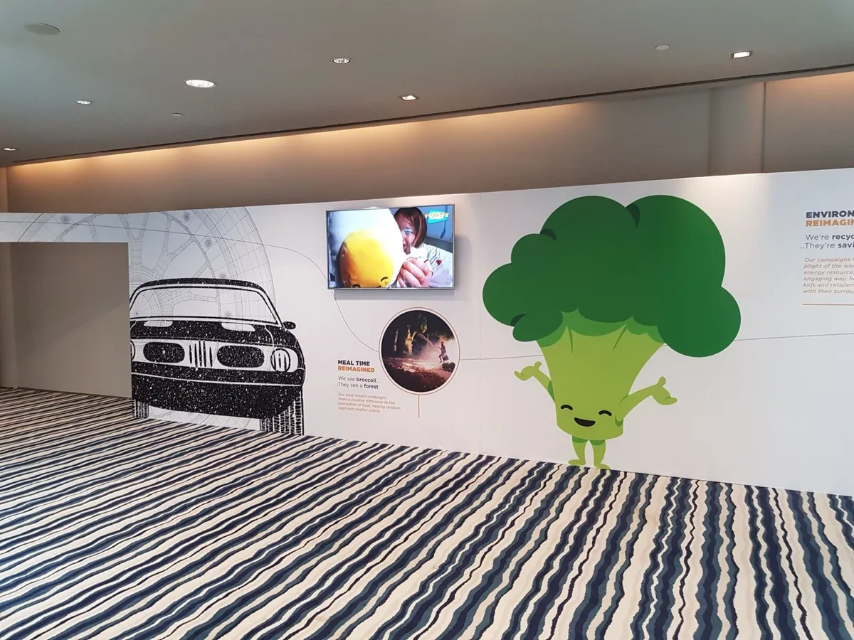 Signage, office and event decoration, printer - Image 1