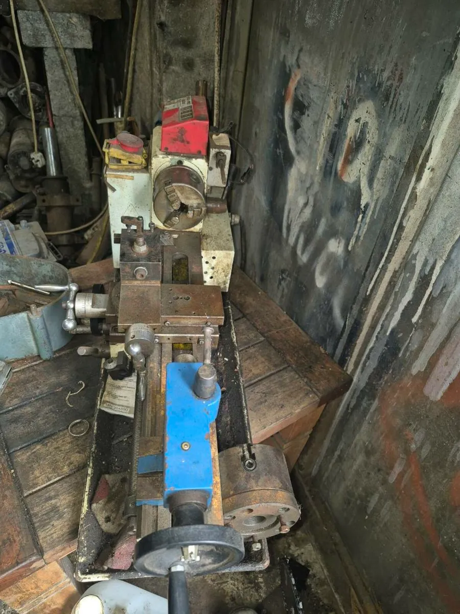 Small lathe - Image 3