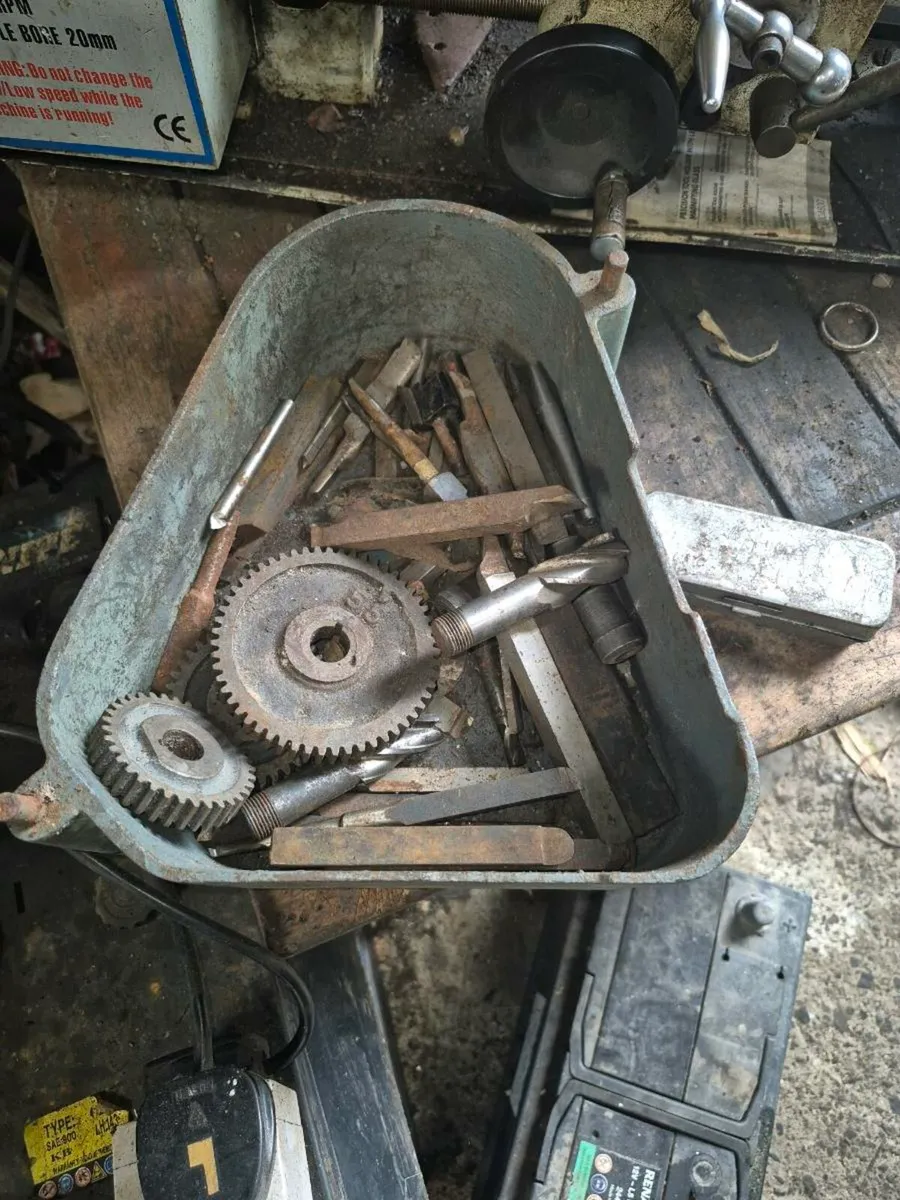 Small lathe - Image 4
