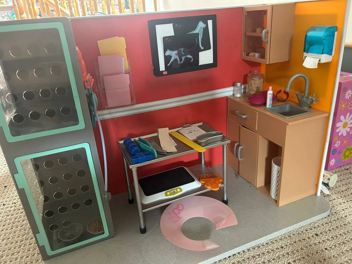 Generation Dolls Pony Campervan Stables Vet Clinic - Image 3