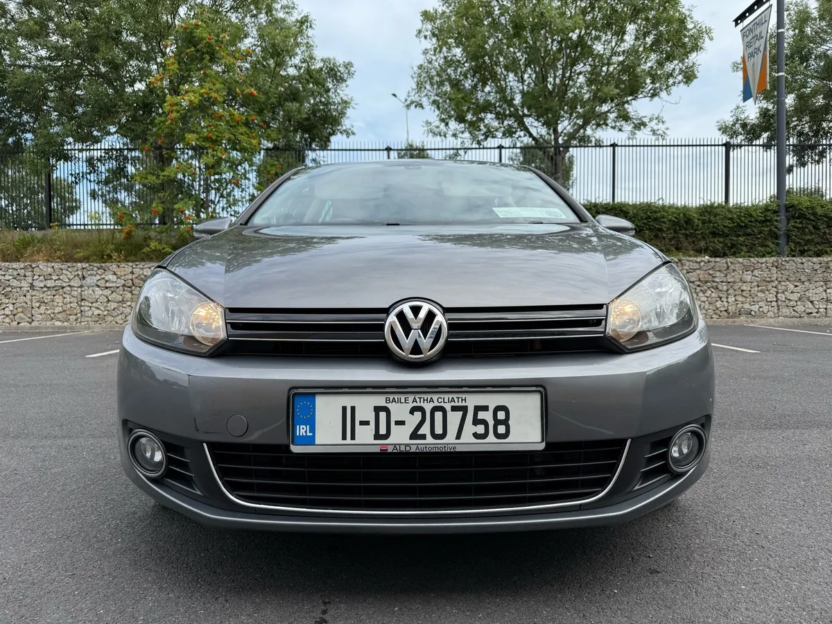 Volkswagen Golf 1.6 TDi (1 Owner Low Mileage) - Image 3