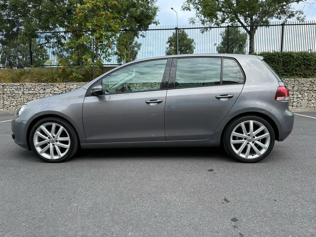 Volkswagen Golf 1.6 TDi (1 Owner Low Mileage) - Image 4