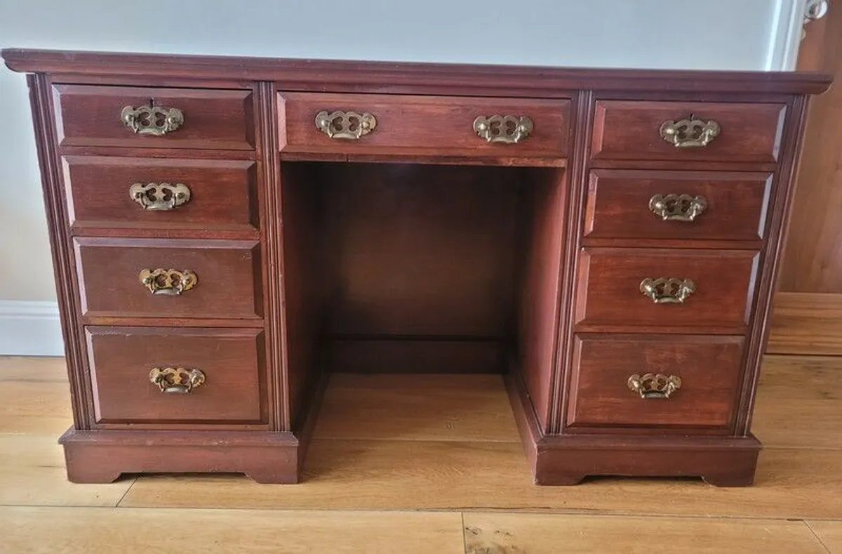 Elegant Antique Mahogany Kneehole Desk - Image 2