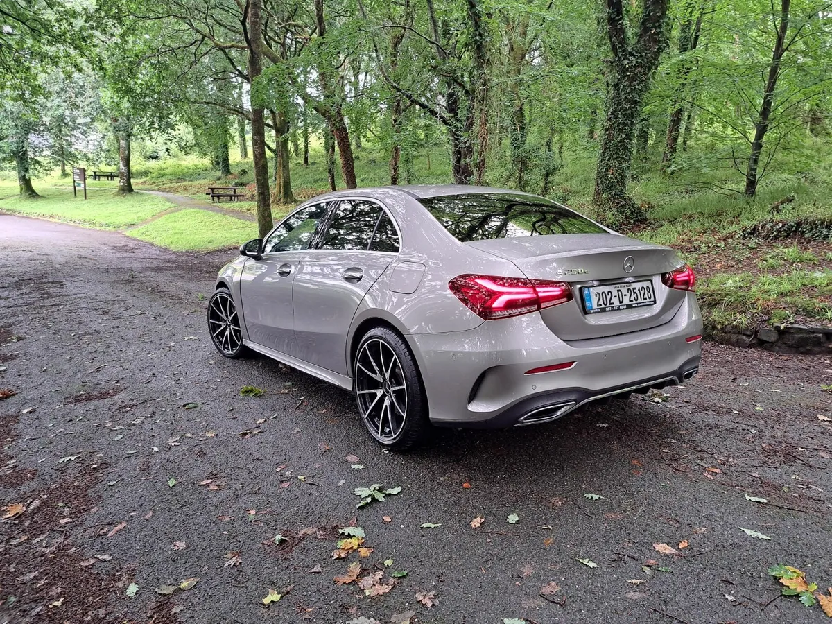 Car - Image 4