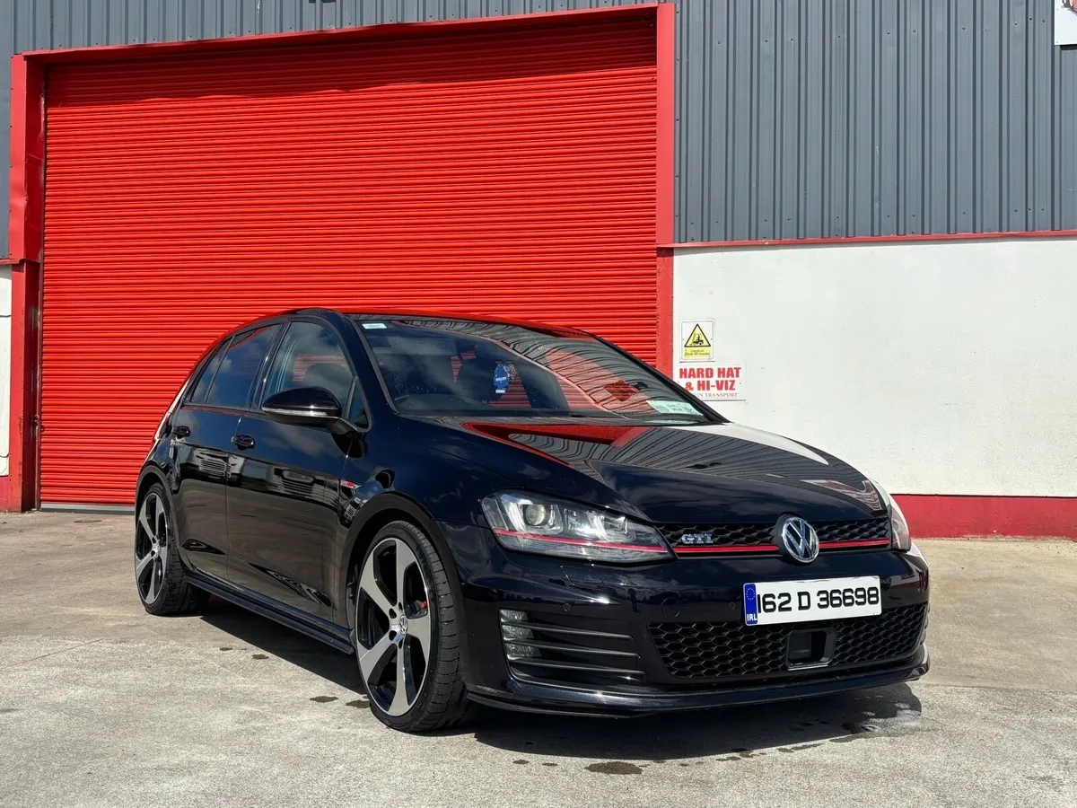 Volkswagen Golf GTI - Image 4