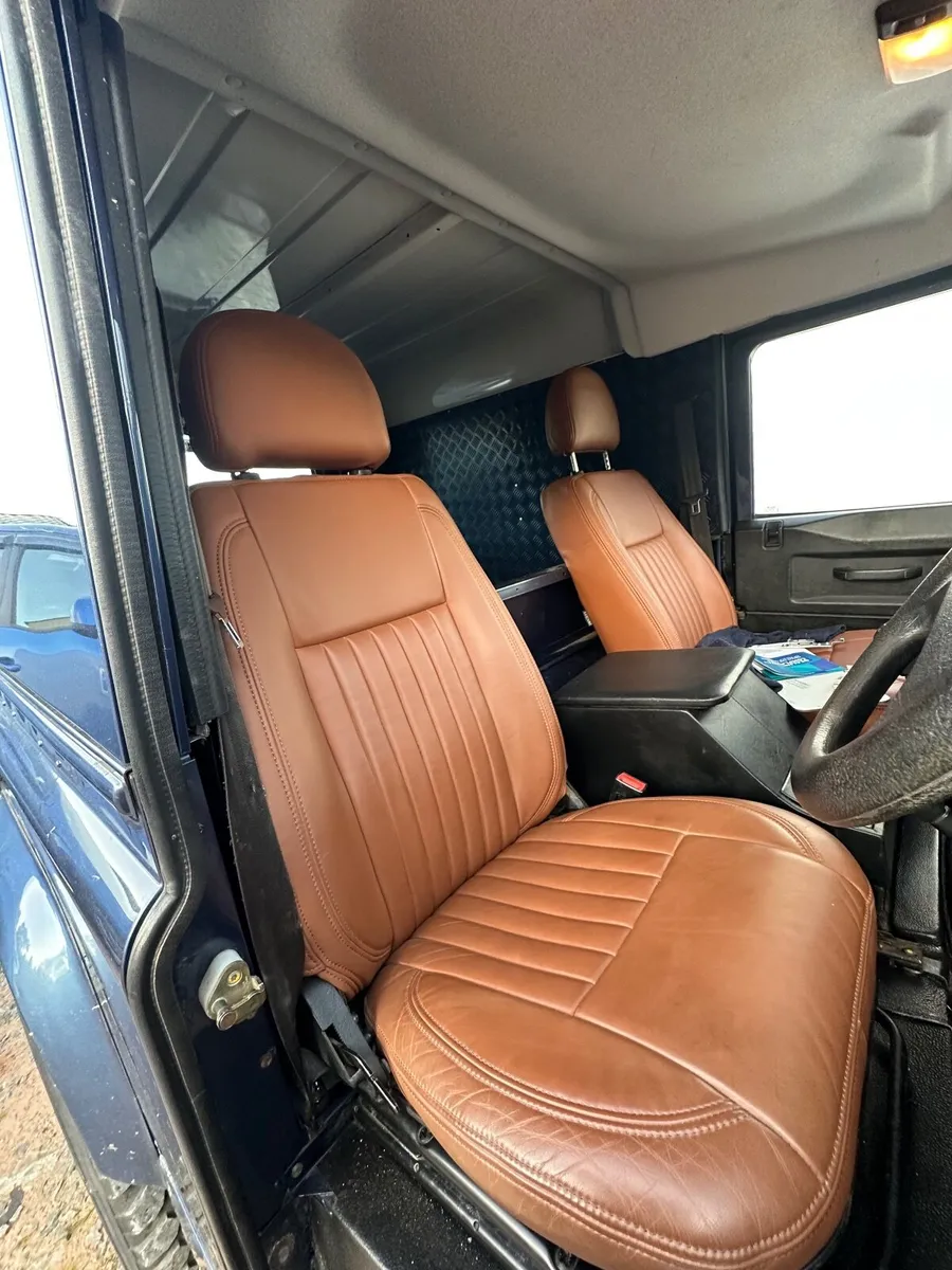 Land Rover Defender 2007 - Image 2