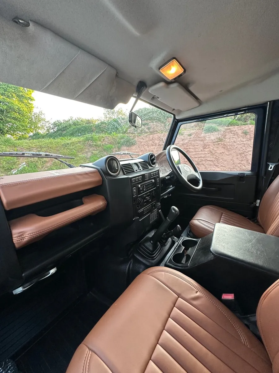 Land Rover Defender 2007 - Image 4
