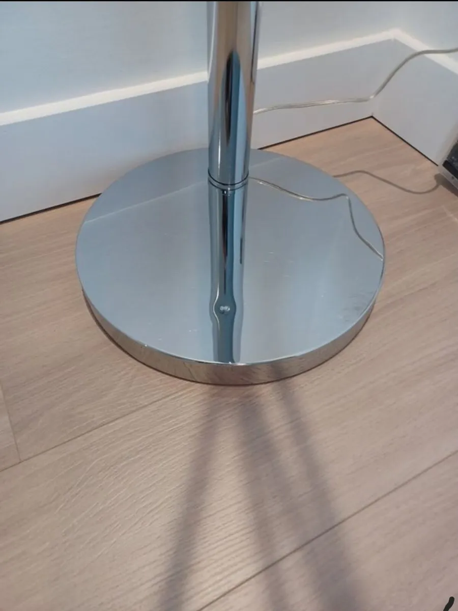 Light - Image 4