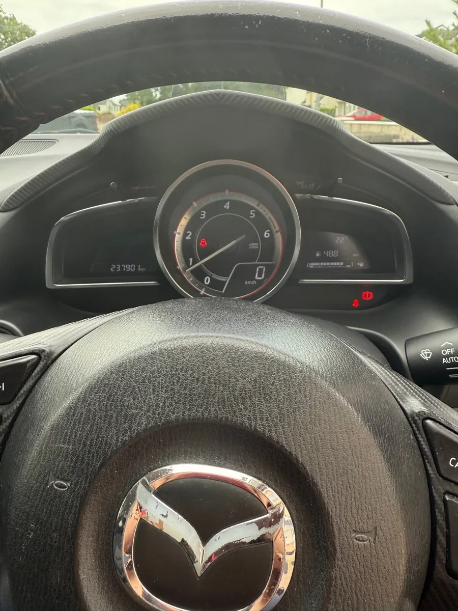 Mazda Mazda3 2015 - Image 3