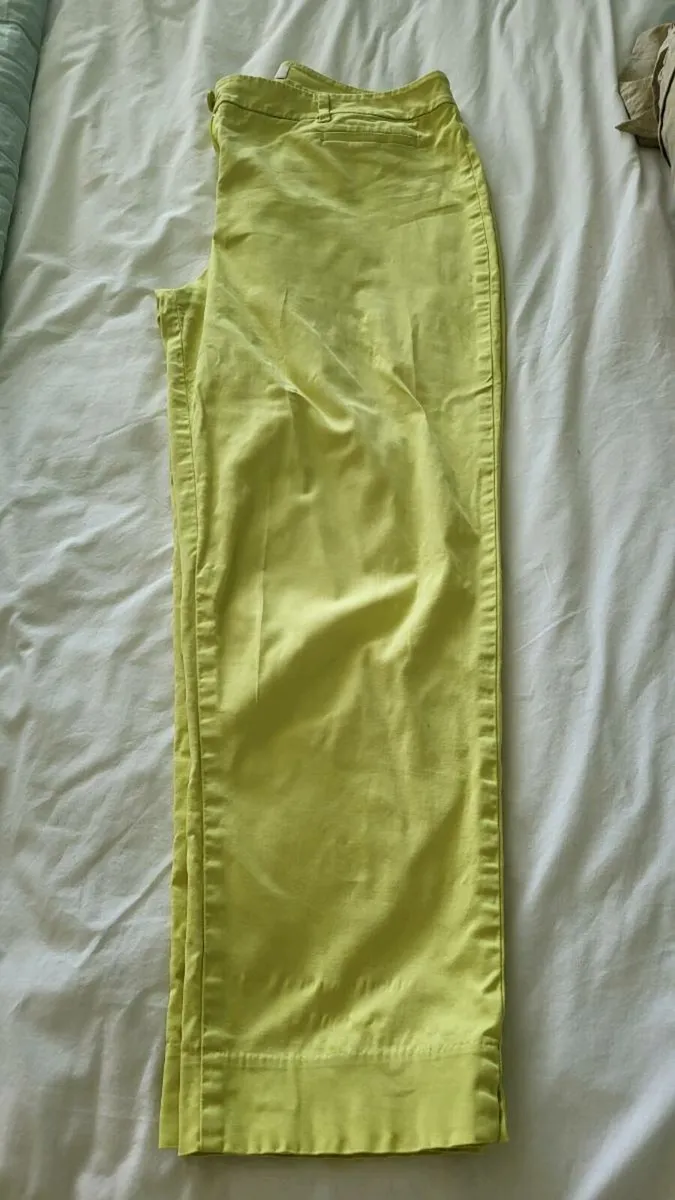 3 x ladies capri trousers - Image 2
