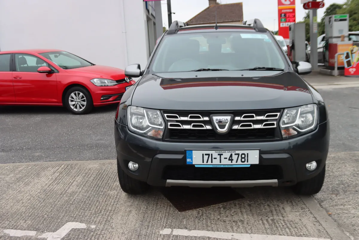 2017 Dacia Duster 1.5DCi Diesel 5-dr SUV - Image 4