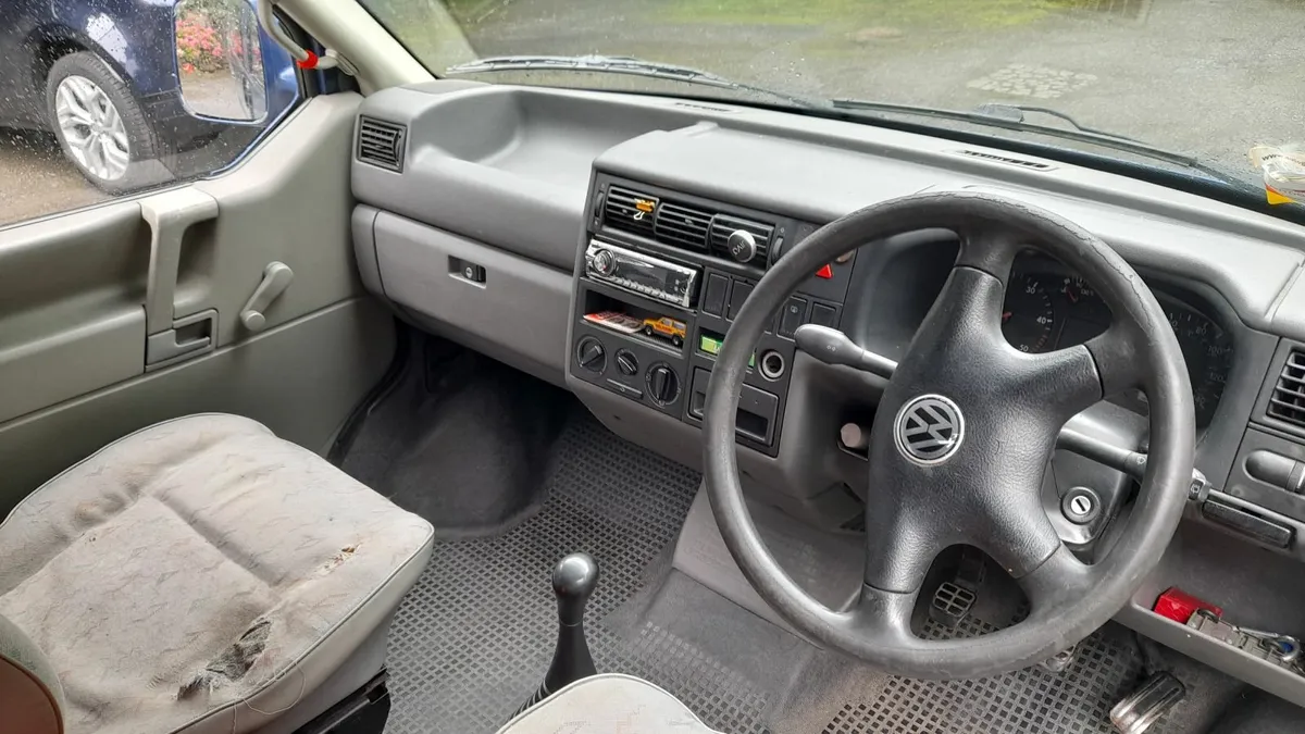 VW T4 CREWCAB. 1.9 new doe - Image 4