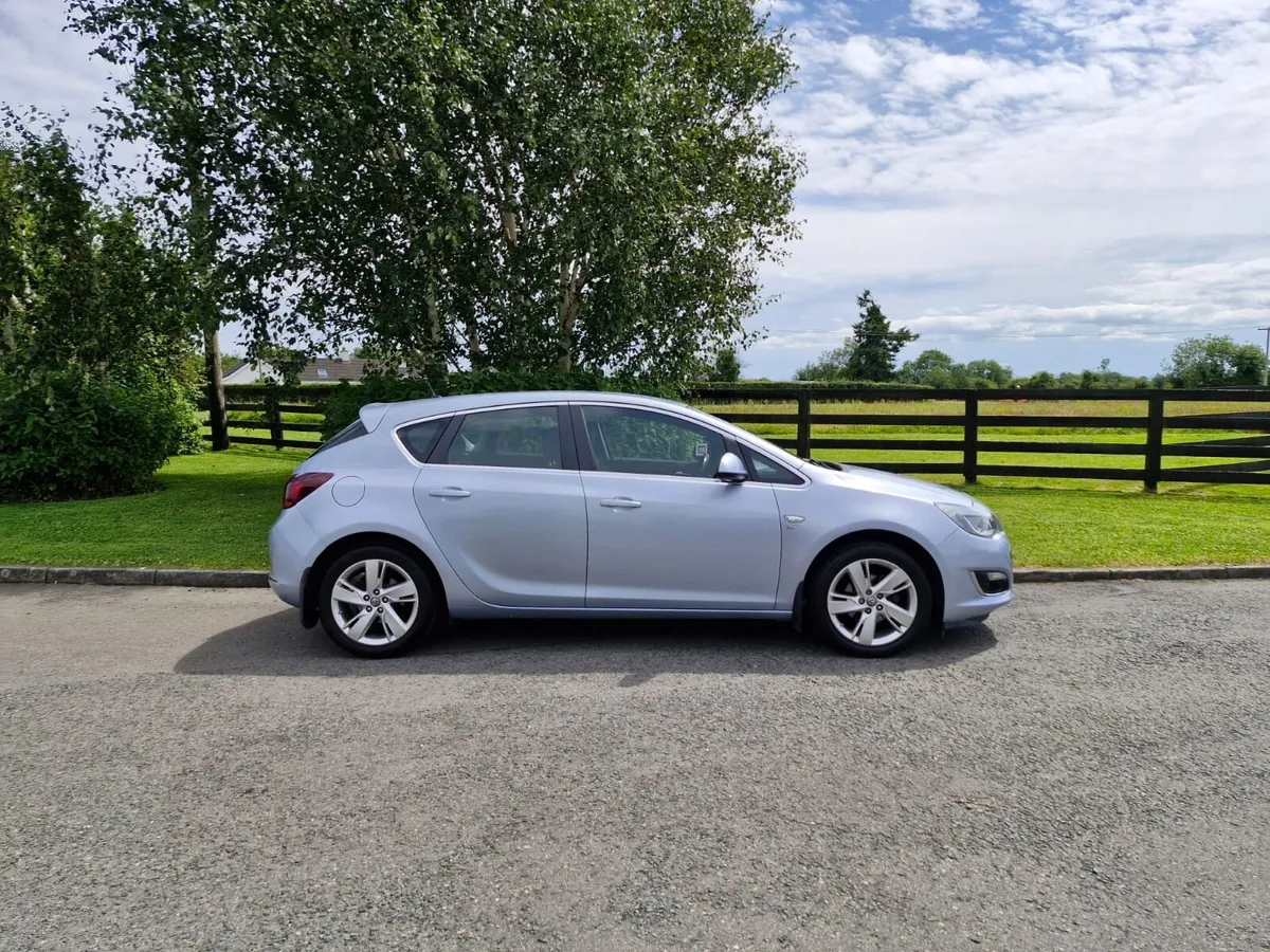 Opel Astra SRI TAX and NEW NCT(06/26) - Image 4