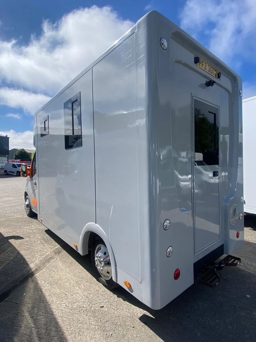 Vauxhall 2013 horsebox in immaculate condition - Image 4