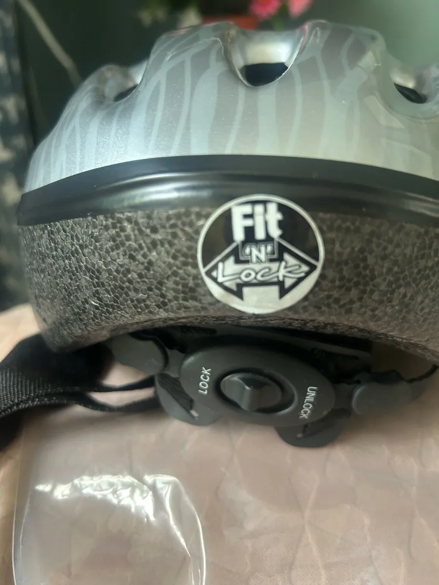 Raleigh helmet - Image 2
