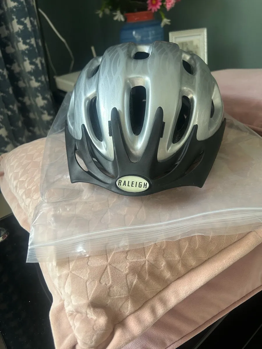Raleigh helmet - Image 3