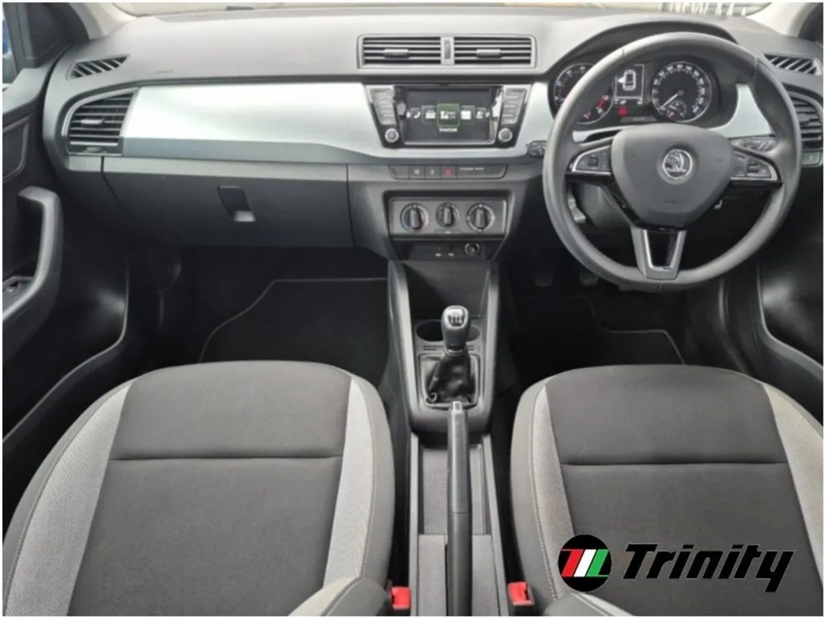 Skoda Fabia Low KMS Ambition 1.0 MPI 60 BHP Trini - Image 2