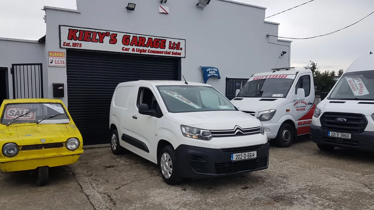 Citroen Berlingo 202D MINT ONE OWNER VAT INVOICE - Image 1