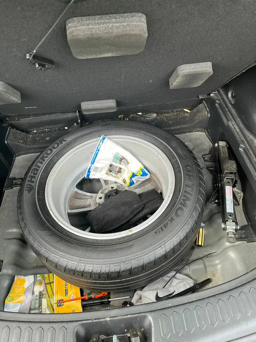 Kia Sporrage low miles high spec - Image 3