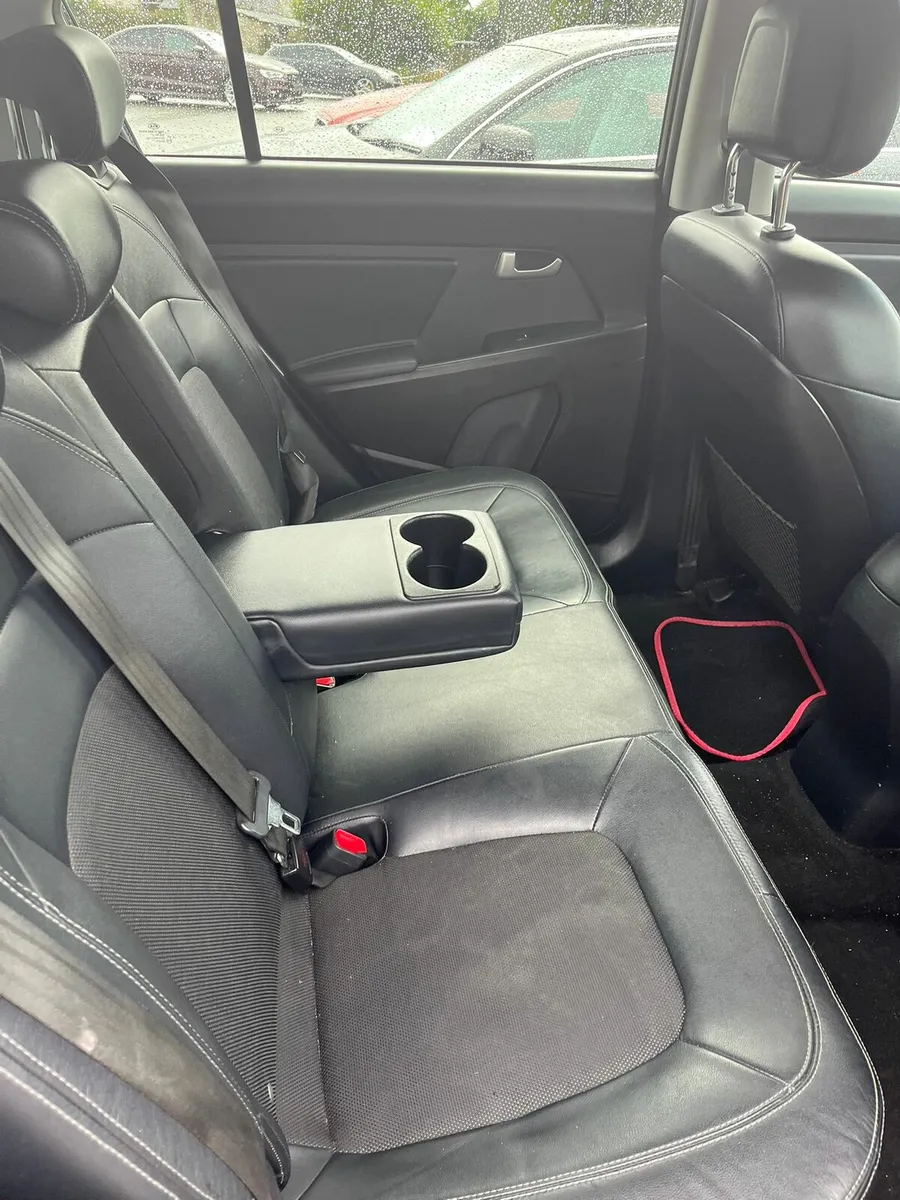 Kia Sporrage low miles high spec - Image 4
