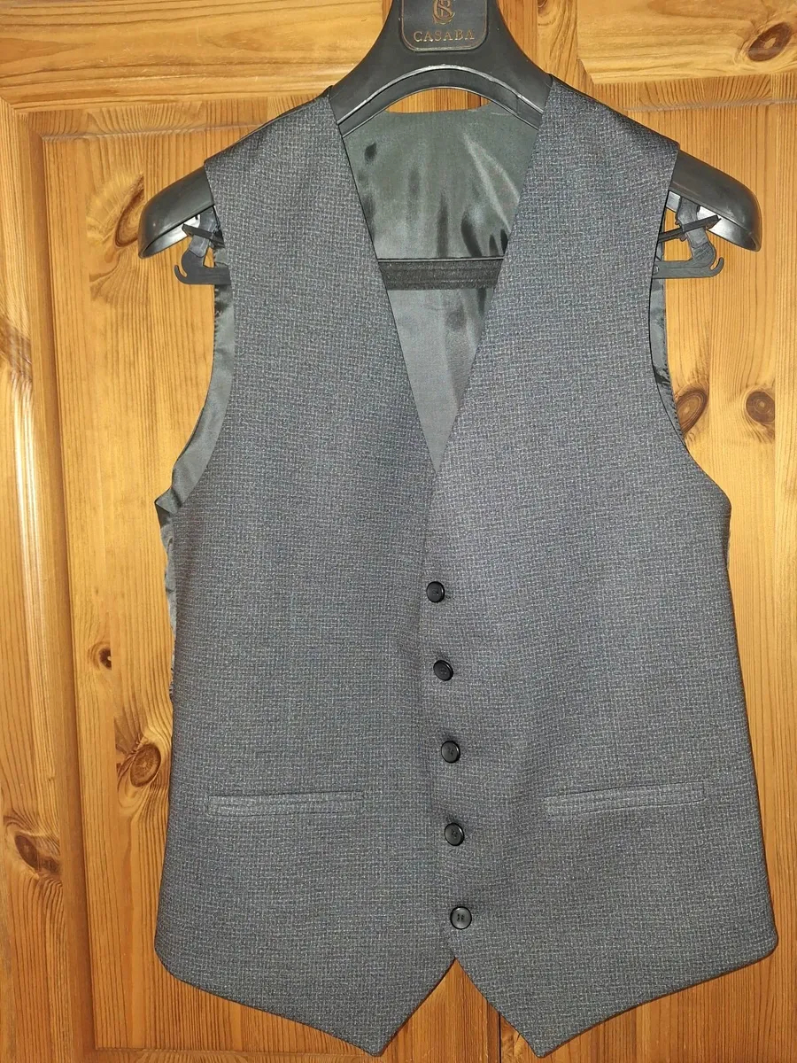 Casaba Mens 3 Piece Suit - Image 3