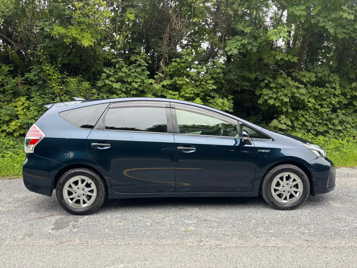 Toyota Prius 7 Seater Charging Hybrid 2018 - Image 3