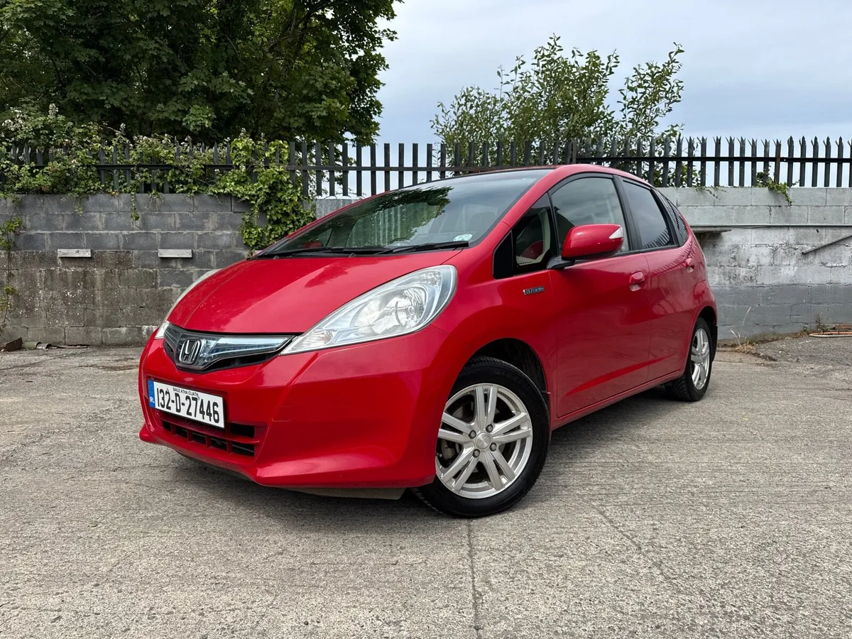 2013 HONDA FIT /JAZZ. 1 YEAR NCT. AUTO 1.3L HYBRID - Image 1