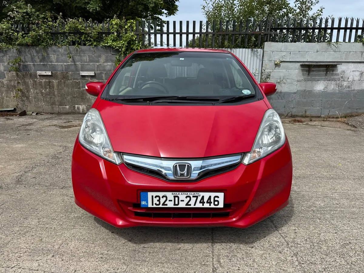 2013 HONDA FIT /JAZZ. 1 YEAR NCT. AUTO 1.3L HYBRID - Image 2
