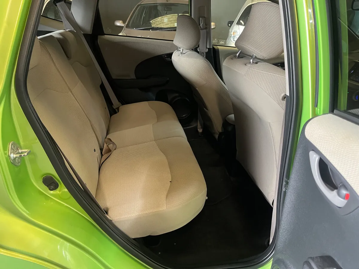 Honda Fit 2012 hybrid automatic - Image 4