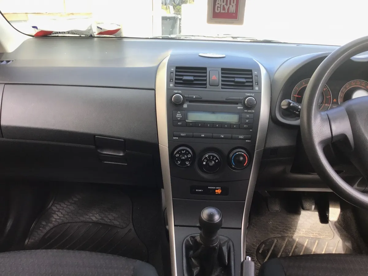 Toyota Corolla 2007 - Image 2