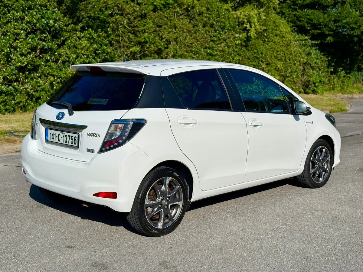 Toyota Yaris - AUTO Hybrid - Image 3