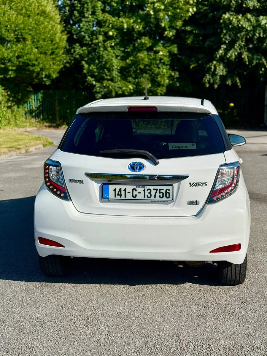 Toyota Yaris - AUTO Hybrid - Image 4