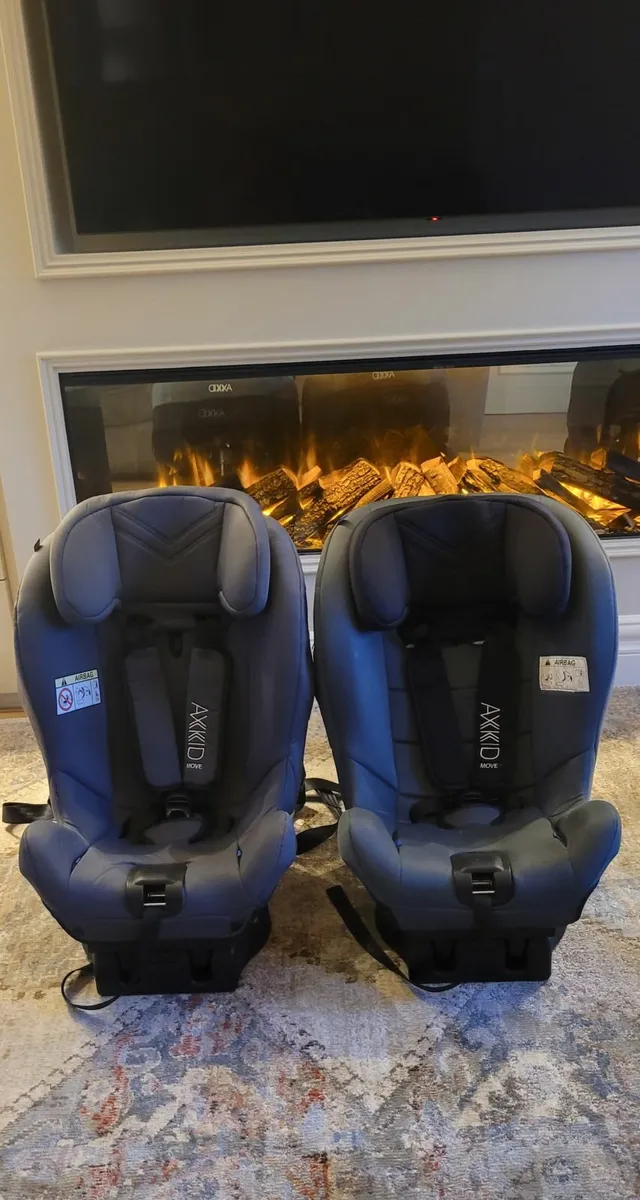 Axkid Mive ERF car seat - Image 1