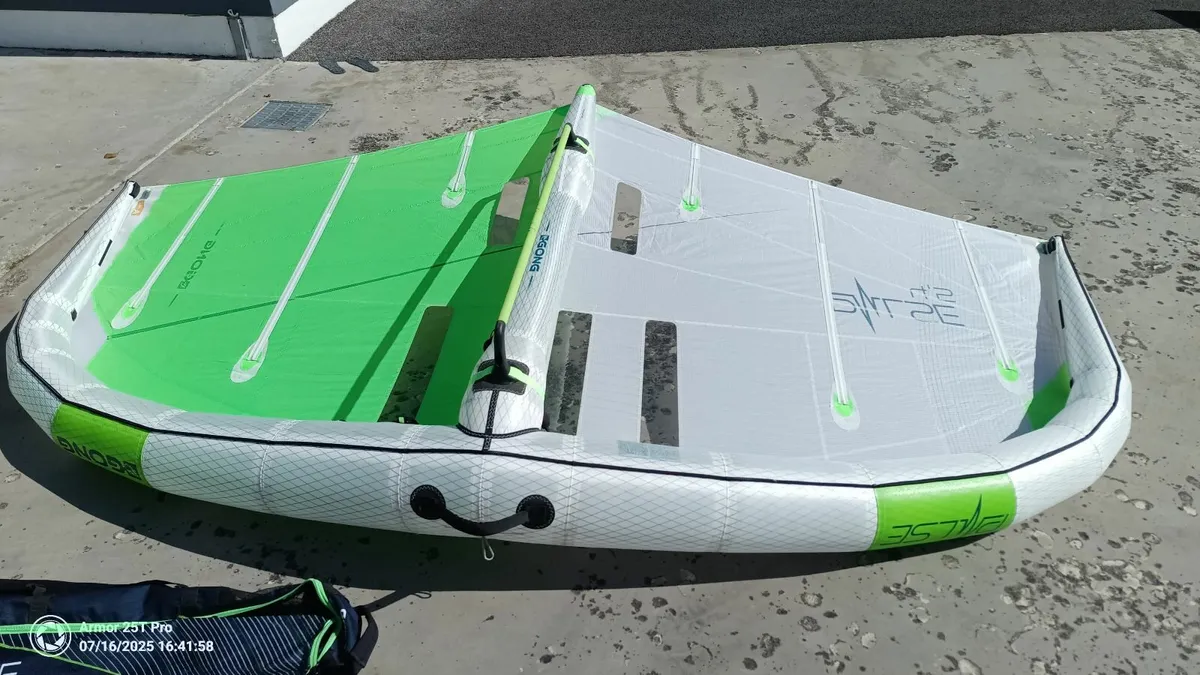 Gong 4.5m Pulse UPE wing with boom - Image 1